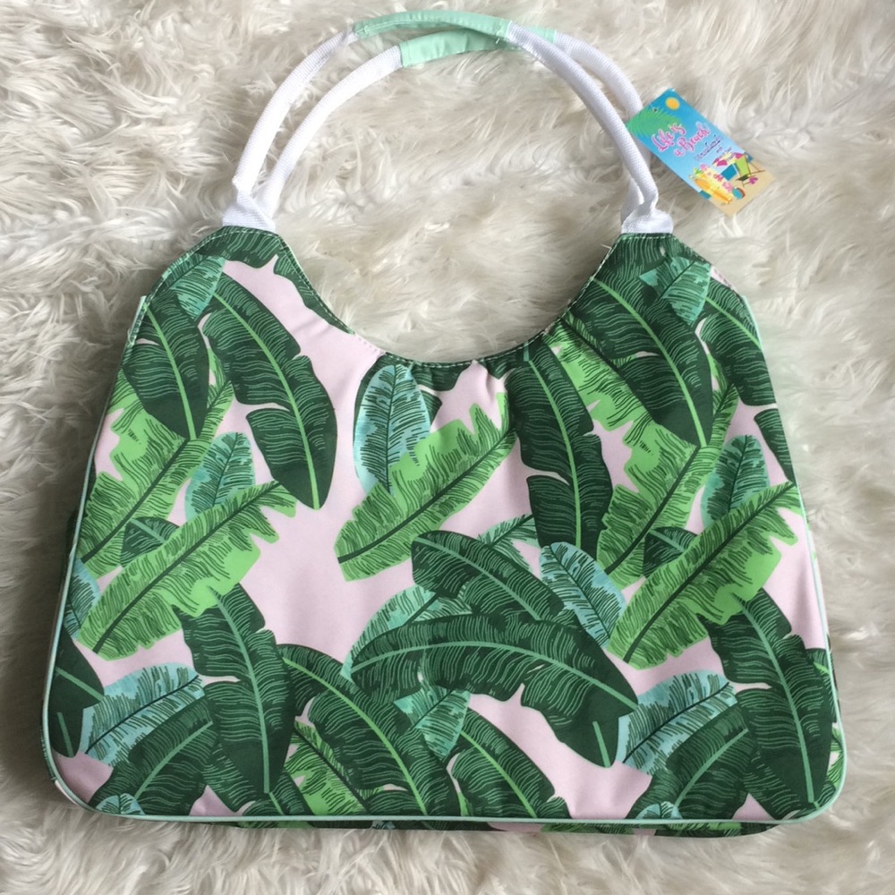 Insulated beach tote with pouch